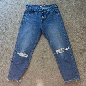 Levi’s premium jeans • wedgie straight • size 30